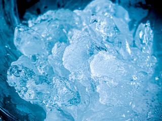 icecubes background,icecubes texture,icecubes wallpaper,ice helps to feel refreshed and cool water from the icecubes helps the water refresh your life and feel good.ice drinks for refreshment business