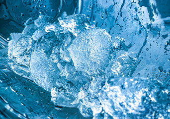 icecubes background,icecubes texture,icecubes wallpaper,ice helps to feel refreshed and cool water from the icecubes helps the water refresh your life and feel good.ice drinks for refreshment business