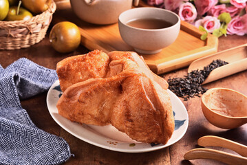 Shuangbaotai (Horse Hooves)  is a popular street food in Taiwan   