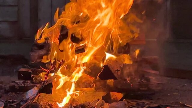 Bonfire.footage aesthetic bonfire duration 13 seconds