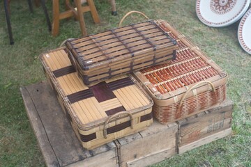 日本の休日の骨董市にて見つけた珍しい掘り出し物