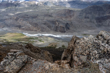 Fototapeta premium landscape of the surroundings of the village of Kosh Agach mountains with lakes and unusual landscapes in the southern regions of Altai in May