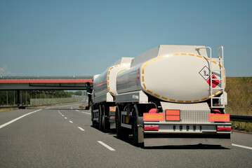 UN IMO Hazardous Dangerous Flammable Marine Pollutants Goods Truck Transportation