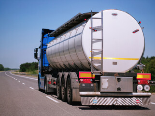 UN IMO Hazardous Dangerous Flammable Marine Pollutants Goods Truck Transportation