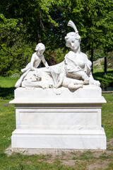 Rzeźba w ogrodzie pałacowym w Poczdamie