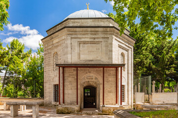 Selçuk Sultan Tomb is the daughter of Sultan Beyazıt II and the sister of Yavuz Sultan Selim. Yavuz Sultan Selim had the mausoleum built. The building has an octagonal plan and a dome.