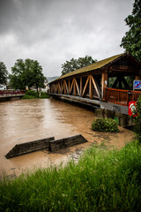 Fototapeta premium Hochwasser Rems in Winterbach Gleisdorfer Platz im Remstal Rems-Murr-Kreis 