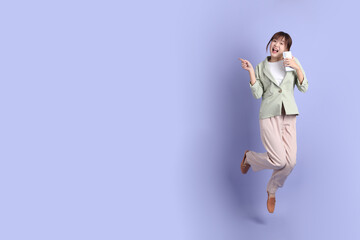 Obraz premium 20s Asian Businesswoman