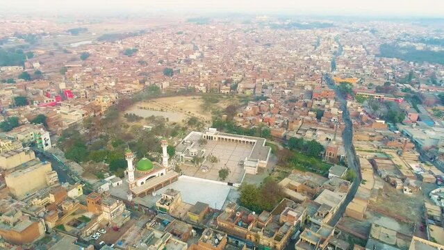 Shrine of famous Sufi saint in Kasur, Pakistan.