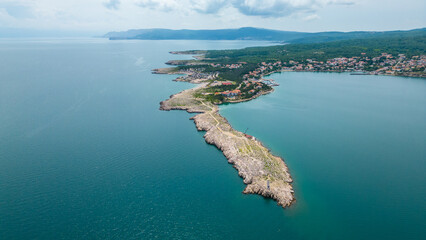 Šilo is a charming small village on the island of Krk, Croatia, perfect for a summer vacation. Captured by drone, Šilo showcases its beautiful cape and picturesque marina © Viktor