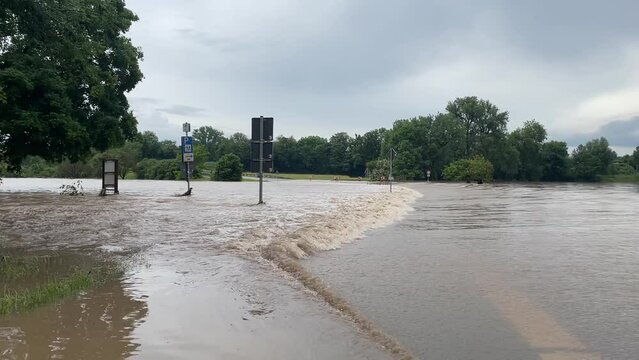 Hochwasser und &Uuml;berflutung 