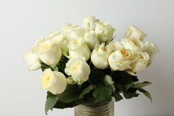 beautiful bouquet of white roses
