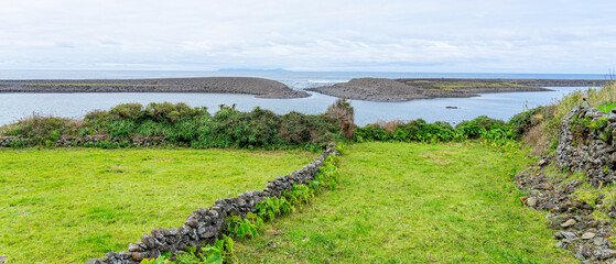 Entry and exit of water from the ocean to the Fajã de Santo Cristo lagoon. São Jorge Island-Azores-Portugal