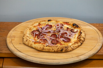 Traditional artisanal pizza with long-maturing dough