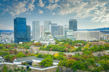 Obraz premium Osaka Castle, Landscape view of osaka castle museum at sunset sky in Autumn, Osaka, Japan.