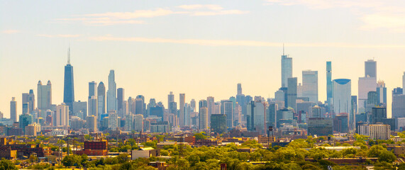 Naklejka premium Skyline Serenity: Aerial Perspective of Chicago” or “Golden Horizon: Chicago’s Skyline from Above”