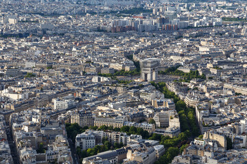 Fototapeta premium Arco del triunfo vista aérea de París desde la Torre Eiffel