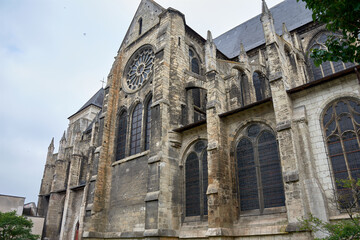 Fototapeta premium Basilique Saint-Julien in Tours, France