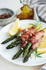 Asparagus baked with bacon
