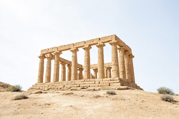 Obraz premium Ancient Greek Temple Ruins in Sicily