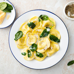 Traditional ravioli with spinach and cream