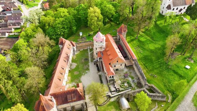 Fortified castle in the historical village of Kreisch - Cris - Keresd.