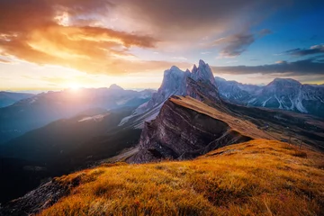 Selbstklebende Fototapeten Incredible sharp peaks of the Odle mountain massif. Italian Alps, Dolomite, South Tyrol, Europe. © Leonid Tit