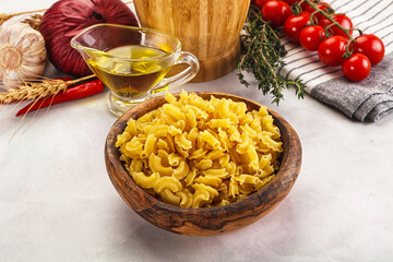 Raw dry Italian pasta Gallo
