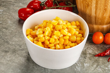 Sweet canned ripe corn grain