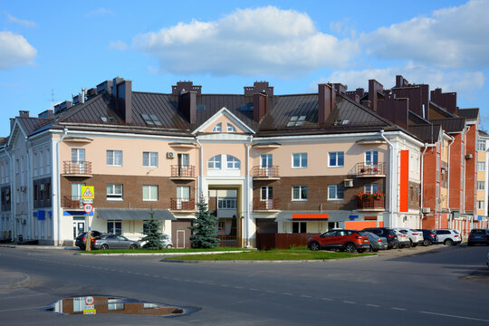 Tver, apartment building on Krasnoflotskaya embankment
