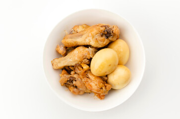 鶏手羽元とたまごの甘辛煮