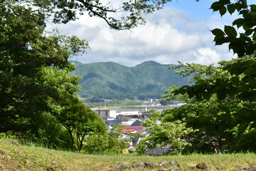 日本の福島県の名所　会津にある亀ヶ城跡　周辺の風景