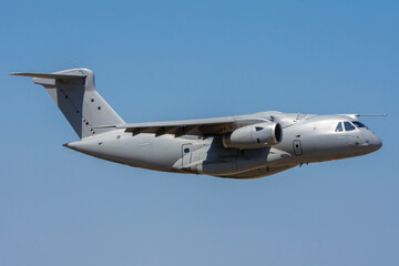 Avión de transporte militar