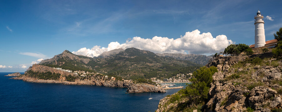 Port de Soller and Cap Gros lighthouse, Port de Soller, Majorca, Balearic Islands, Spain