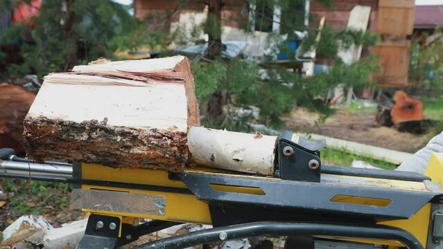 Simple and efficient firewood handling
