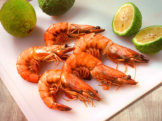 Freshness-prawns, Gambas, Garnelen, Meeresfrüchte, Limetten, 