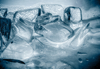 icecubes background,icecubes texture,icecubes wallpaper,ice helps to feel refreshed and cool water from the icecubes helps the water refresh your life and feel good.ice drinks for refreshment business