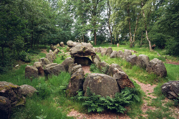 Kleinenknetener Steine II (Megalithgrab der Jungsteinzeit mit drei Grabkammern)