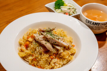 美味しいチキンピラフ