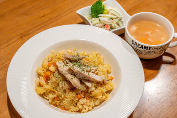 美味しいチキンピラフ