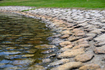 石畳の水辺