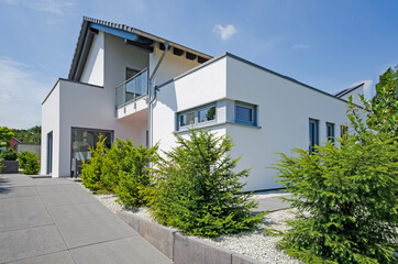 weisses Einfamilienhaus, hochwertig, Deutschland