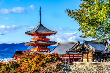 Naklejka premium Colorful Red Sanjunoto Pagoda Kiyomizu Buddhist Temple Kyoto Japan