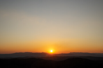 Obraz premium Beautiful sunset sky with clouds