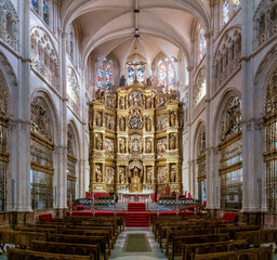Fototapeta premium view of the main altar in the central nave of the Burgos Cathedral