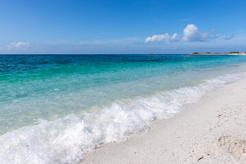 Sardegna, veduta della splendida spiaggia di Maimoni, a Cabras, in provincia di Oristano, Italia, Europa occidentale 
