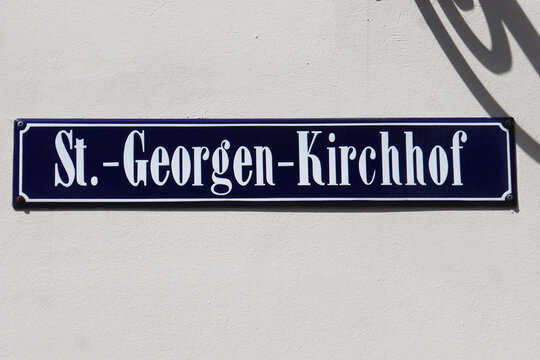 Emailleschild St.-Georgen-Kirchhof