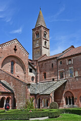 Abbazia di Staffarda nei pressi di Saluzzo (Cuneo), Piemonte, Italia Chiostro e convento cistercense 