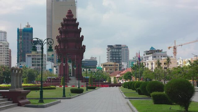 Neak Banh Teok Park, Independence Monument and more, Phnom Penh, Cambodia