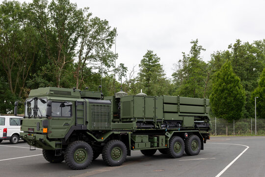 Diehl Defence IRIS-T SLM-Starter auf Basis eines MAN SX45 8&times;8 10 t. 
